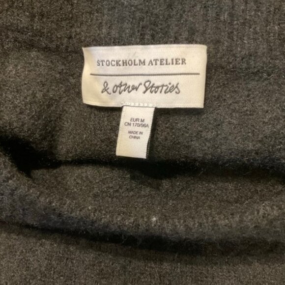 & Other Stories black knitted sweater size M - Picture 3 of 3